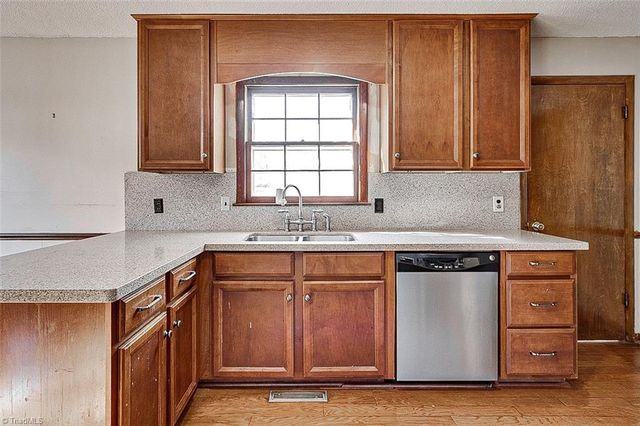 4704 Sweetbriar Road, Greensboro, NC 27455