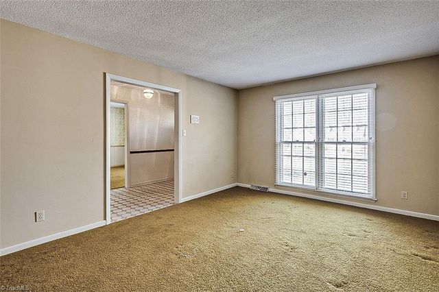 4704 Sweetbriar Road, Greensboro, NC 27455