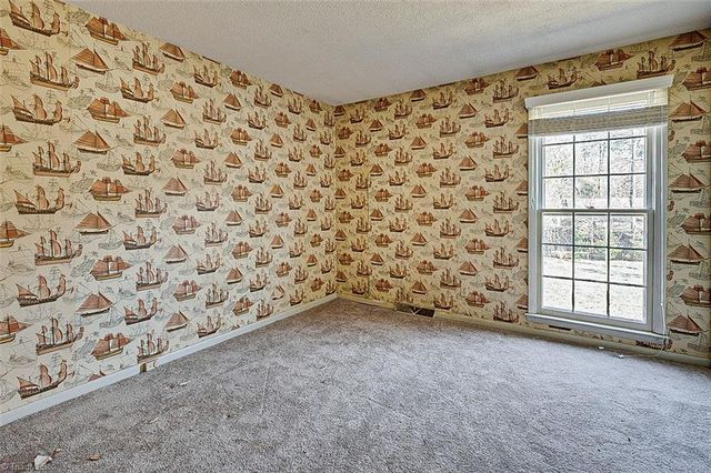 4704 Sweetbriar Road, Greensboro, NC 27455