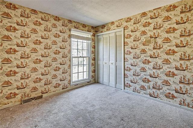 4704 Sweetbriar Road, Greensboro, NC 27455