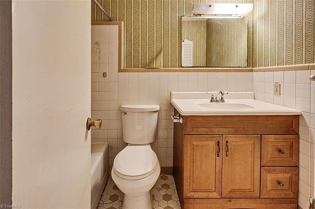 4704 Sweetbriar Road, Greensboro, NC 27455