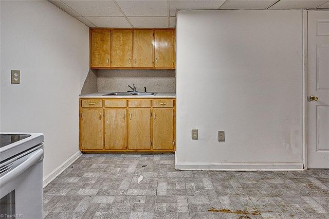 4704 Sweetbriar Road, Greensboro, NC 27455