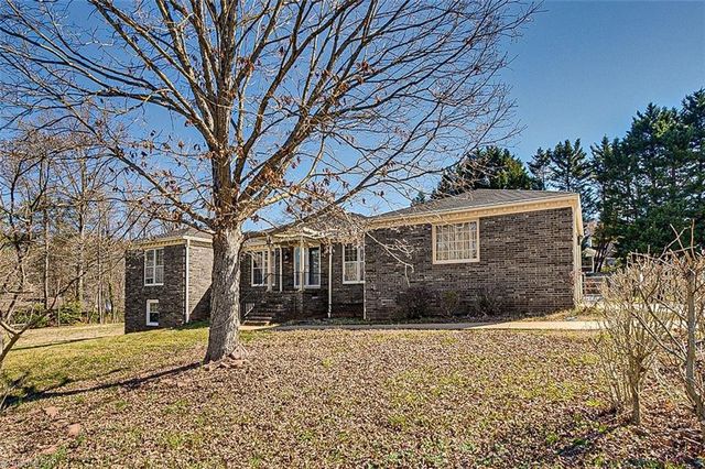4704 Sweetbriar Road, Greensboro, NC 27455