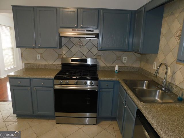 6195 Green Wing Way, Morrow, GA 30260