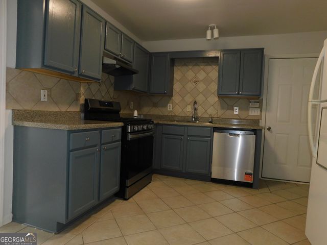 6195 Green Wing Way, Morrow, GA 30260