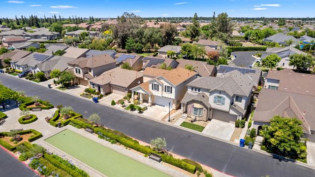 5621 N Citrus Lane, Fresno, CA 93711