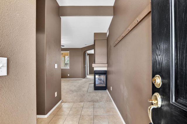 5621 N Citrus Lane, Fresno, CA 93711