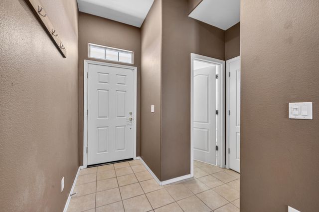 5621 N Citrus Lane, Fresno, CA 93711
