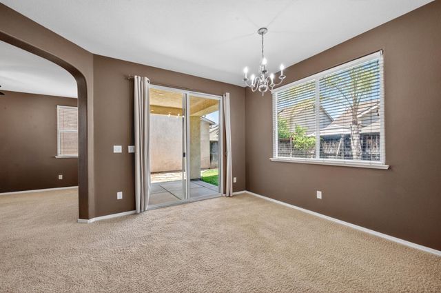 5621 N Citrus Lane, Fresno, CA 93711