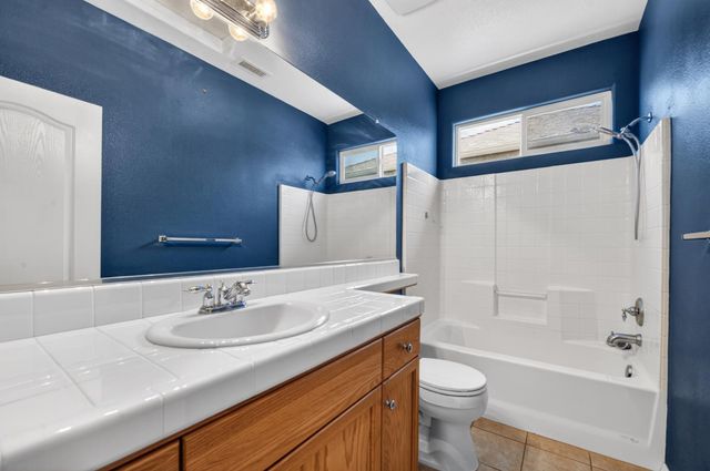 5621 N Citrus Lane, Fresno, CA 93711