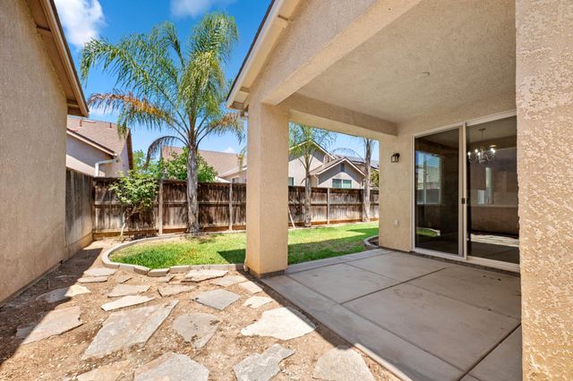 5621 N Citrus Lane, Fresno, CA 93711