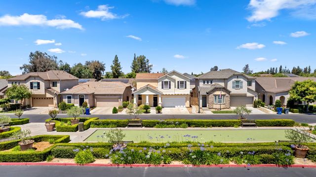 5621 N Citrus Lane, Fresno, CA 93711