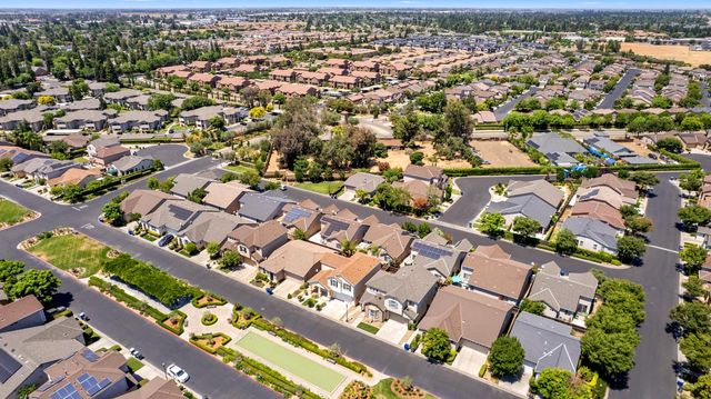 5621 N Citrus Lane, Fresno, CA 93711