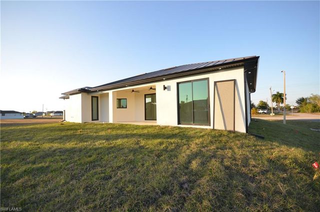 2416 Diplomat PKWY W, Cape Coral, FL 33993