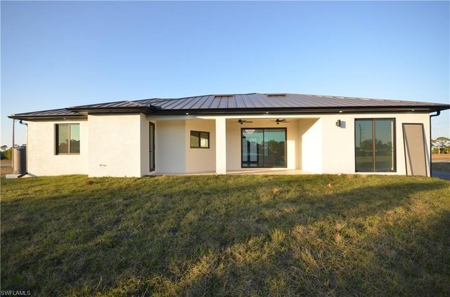 2416 Diplomat PKWY W, Cape Coral, FL 33993