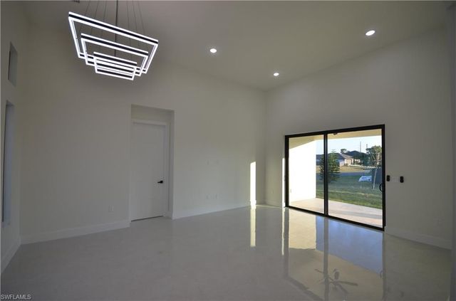 2416 Diplomat PKWY W, Cape Coral, FL 33993