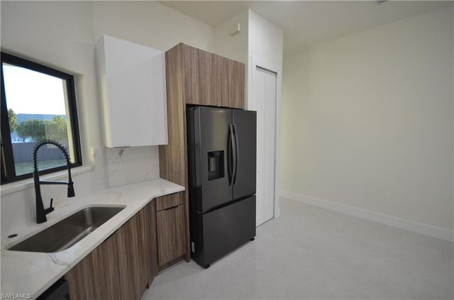 2416 Diplomat PKWY W, Cape Coral, FL 33993