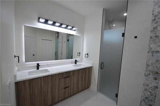 2416 Diplomat PKWY W, Cape Coral, FL 33993