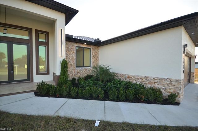 2416 Diplomat PKWY W, Cape Coral, FL 33993