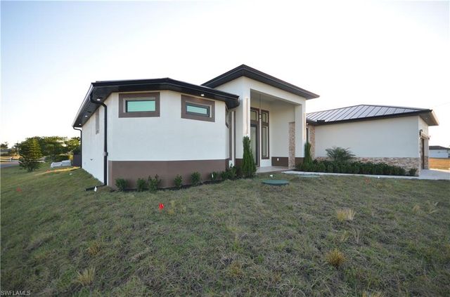 2416 Diplomat PKWY W, Cape Coral, FL 33993