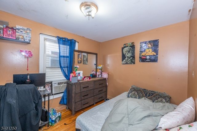 28 Highland St, Paterson City, NJ 07524