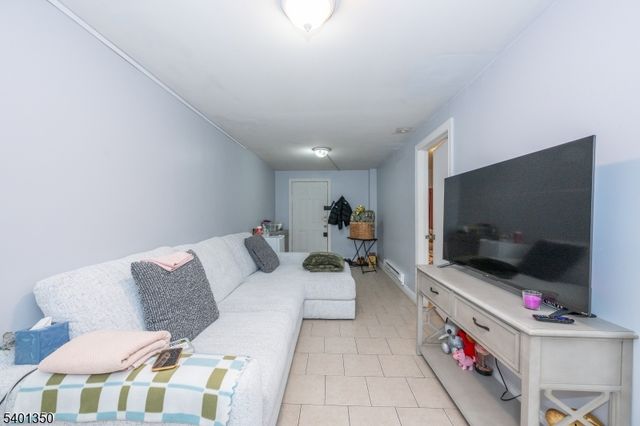 28 Highland St, Paterson City, NJ 07524