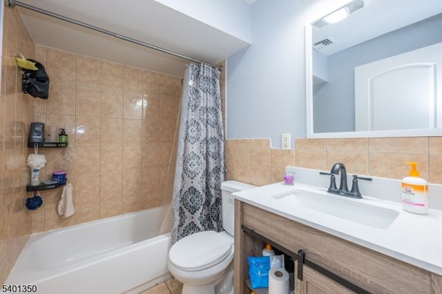 28 Highland St, Paterson City, NJ 07524