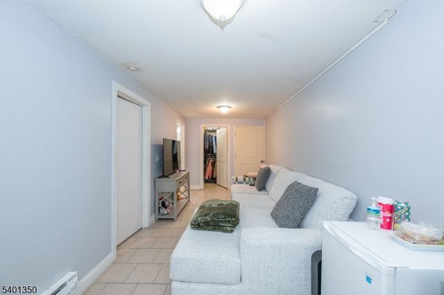 28 Highland St, Paterson City, NJ 07524