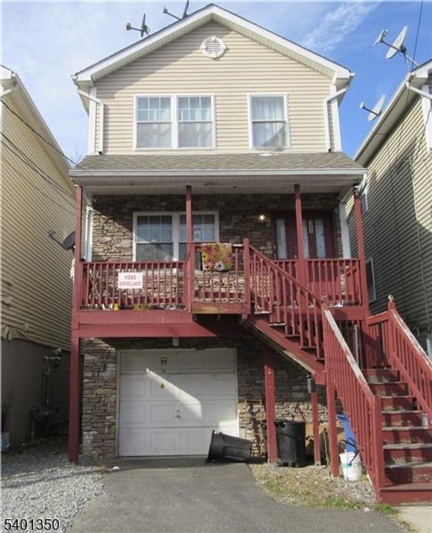 28 Highland St, Paterson City, NJ 07524