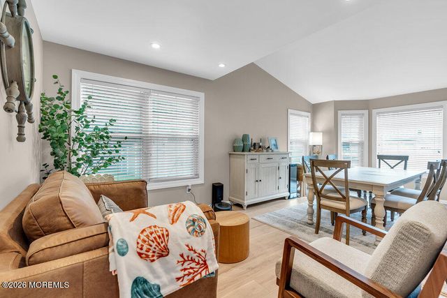 9 Vixen Place, Tinton Falls, NJ 07753