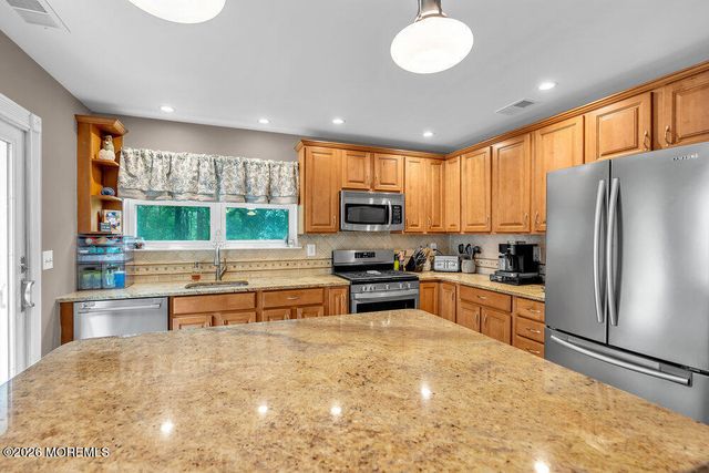 9 Vixen Place, Tinton Falls, NJ 07753