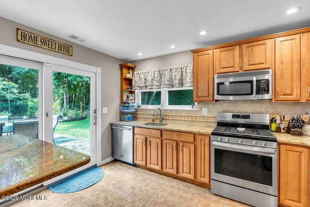 9 Vixen Place, Tinton Falls, NJ 07753