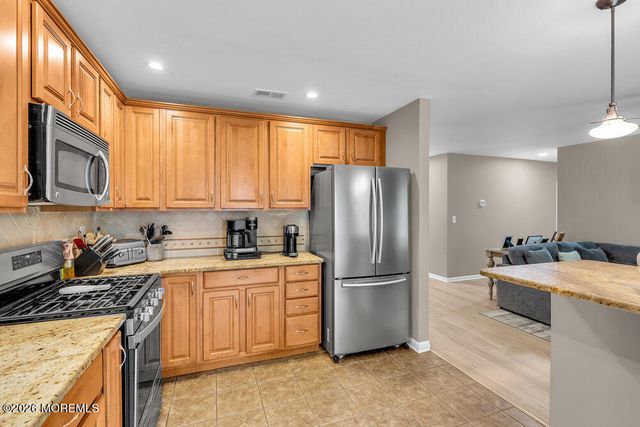 9 Vixen Place, Tinton Falls, NJ 07753