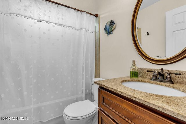 9 Vixen Place, Tinton Falls, NJ 07753