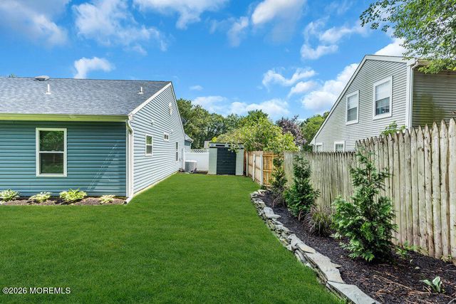 9 Vixen Place, Tinton Falls, NJ 07753