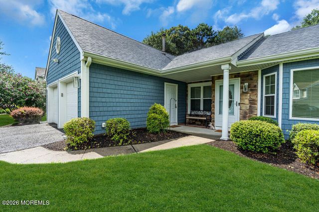 9 Vixen Place, Tinton Falls, NJ 07753
