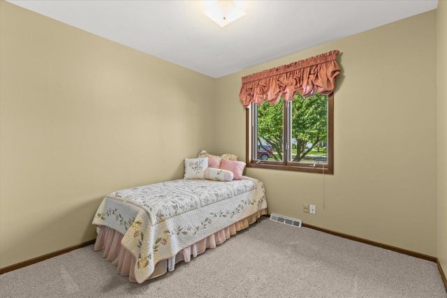 8225 64th AVENUE, Kenosha, WI 53142