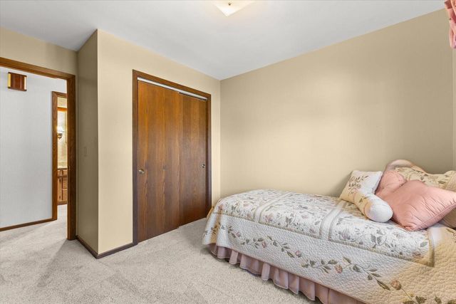 8225 64th AVENUE, Kenosha, WI 53142