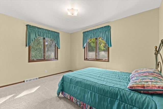 8225 64th AVENUE, Kenosha, WI 53142