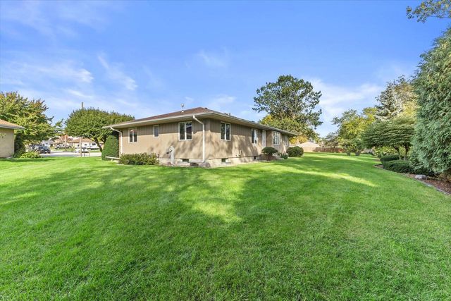 8225 64th AVENUE, Kenosha, WI 53142