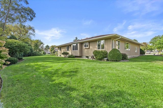 8225 64th AVENUE, Kenosha, WI 53142