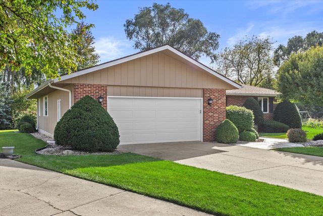 8225 64th AVENUE, Kenosha, WI 53142