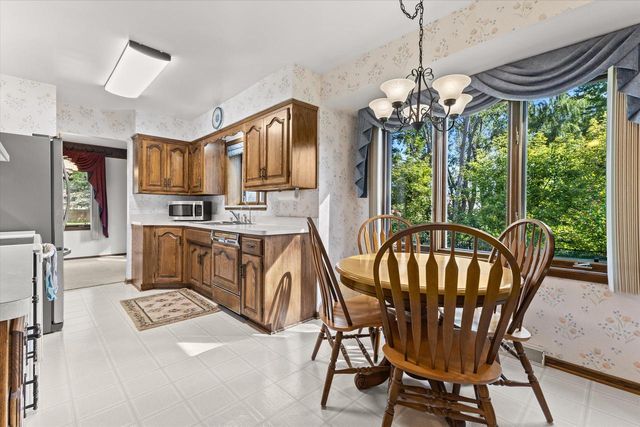 8225 64th AVENUE, Kenosha, WI 53142