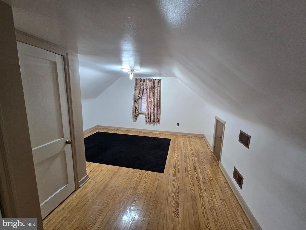 240 EDGEWOOD RD, York, PA 17402