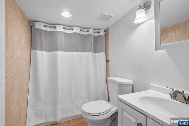 76 Niehaus Avenue, Little Ferry, NJ 07643
