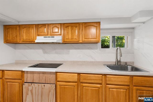 76 Niehaus Avenue, Little Ferry, NJ 07643