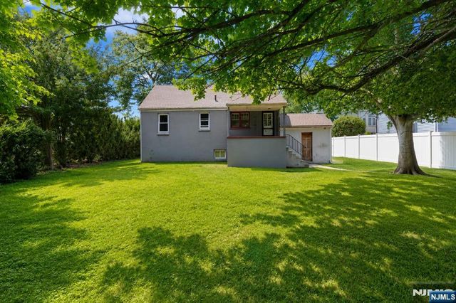 76 Niehaus Avenue, Little Ferry, NJ 07643