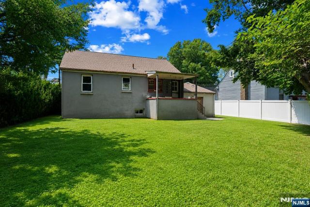 76 Niehaus Avenue, Little Ferry, NJ 07643