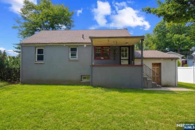 76 Niehaus Avenue, Little Ferry, NJ 07643