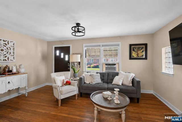 76 Niehaus Avenue, Little Ferry, NJ 07643